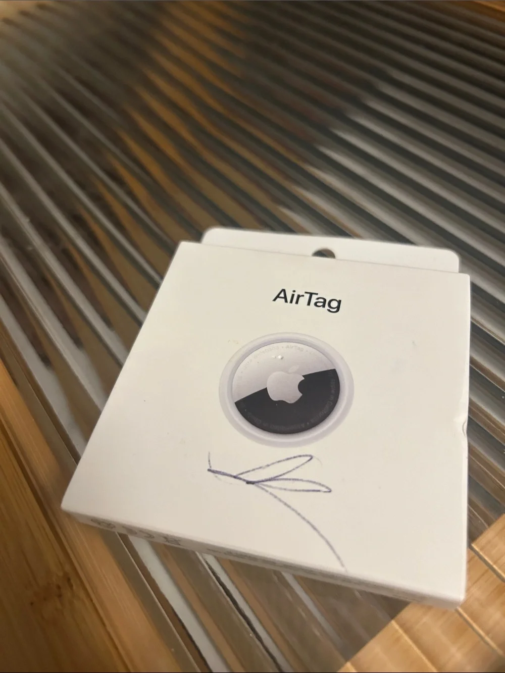 Apple White AirTag in Retail Box